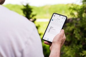 Móvil mostrando una aplicación de calendario