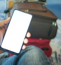 Cómo funciona una eSIM y por qué es una alternativa al roaming cuando viajas